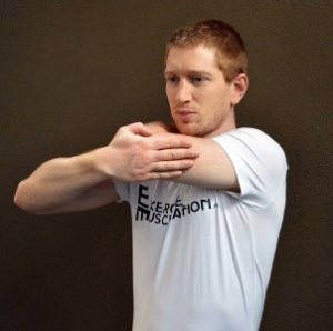 comment étirer correctement les triceps